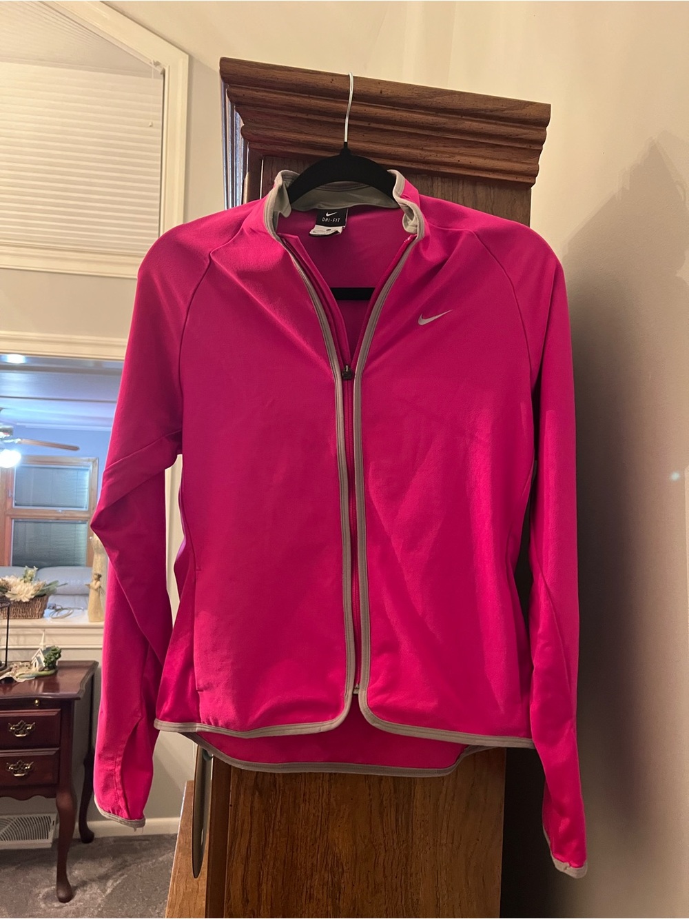 Nike Dri-FIT Womenβs XL Full Zip Running Jacket Pink Gray Thumb Holes Athletic